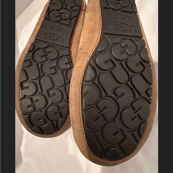 UGG House Shoes Cozy Tan Moccasin Slippers - Picture 2 of 2